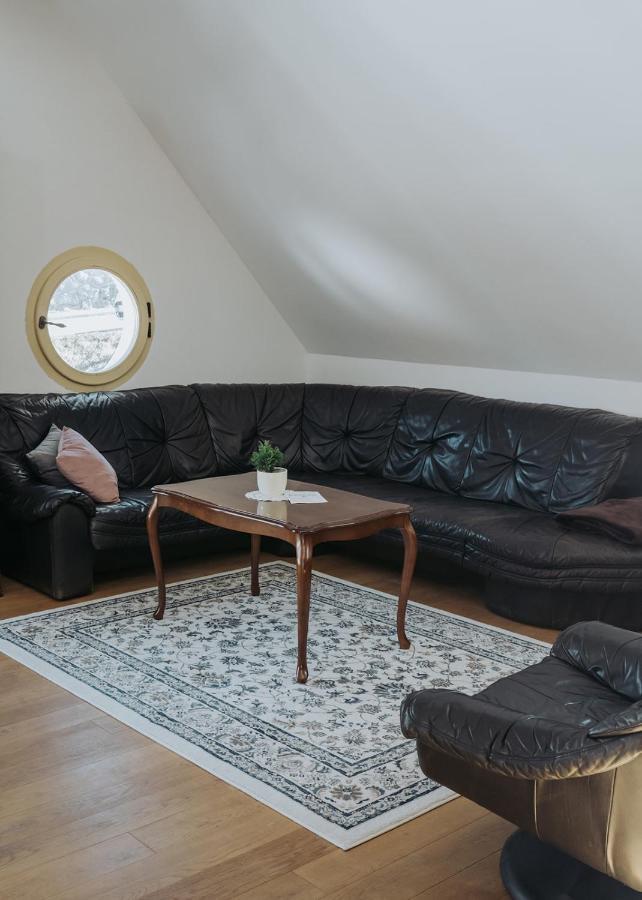 Apartments Mozinetova Hisa Sentjost nad Horjulom Eksteriør bilde