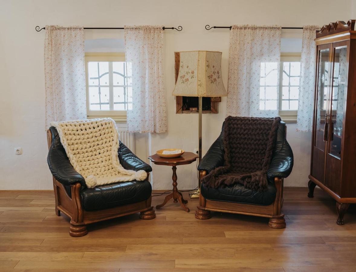 Apartments Mozinetova Hisa Sentjost nad Horjulom Eksteriør bilde